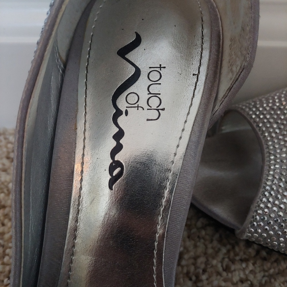 Silver heels - Picture 3 of 3